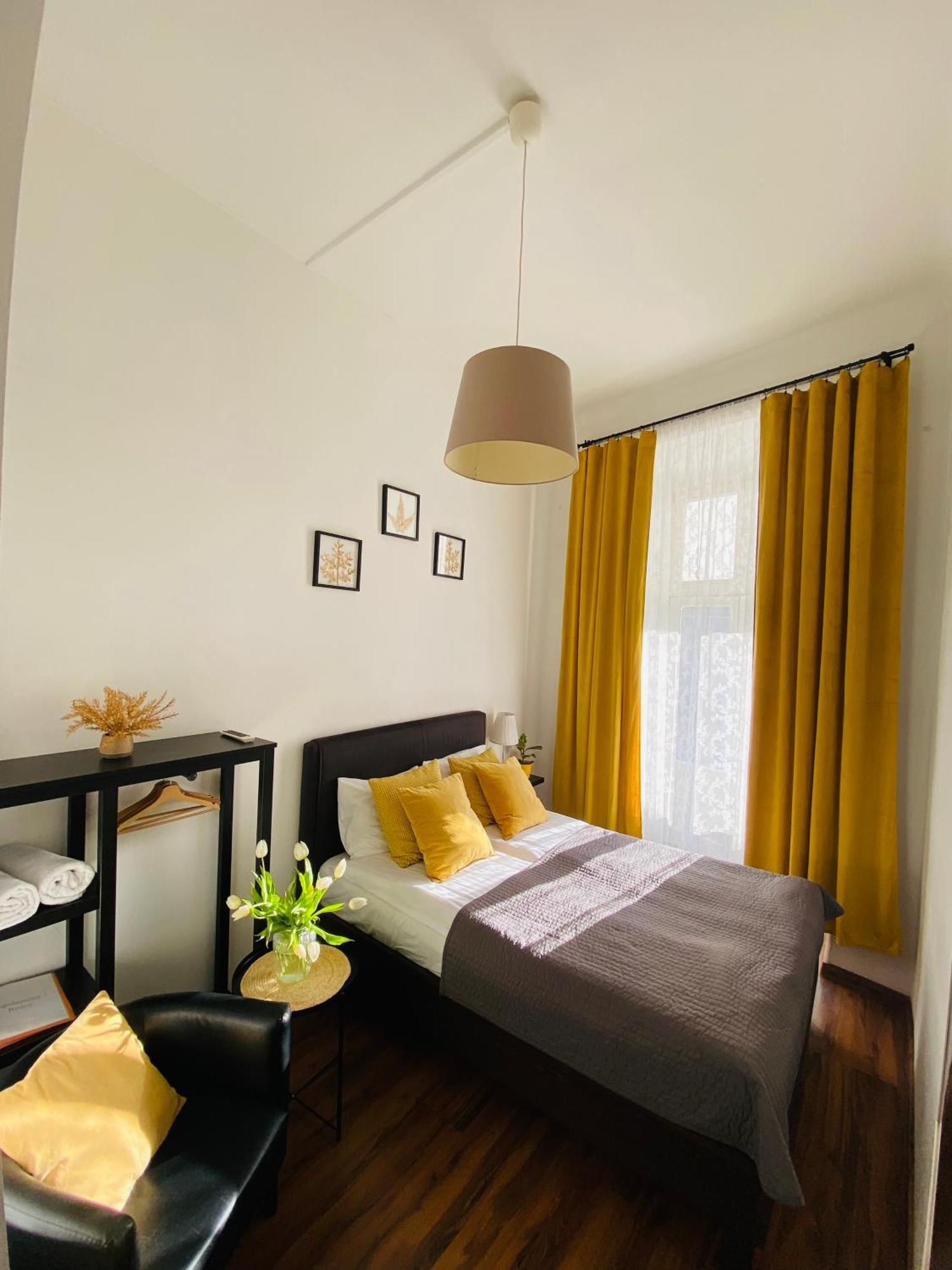 & Apartament