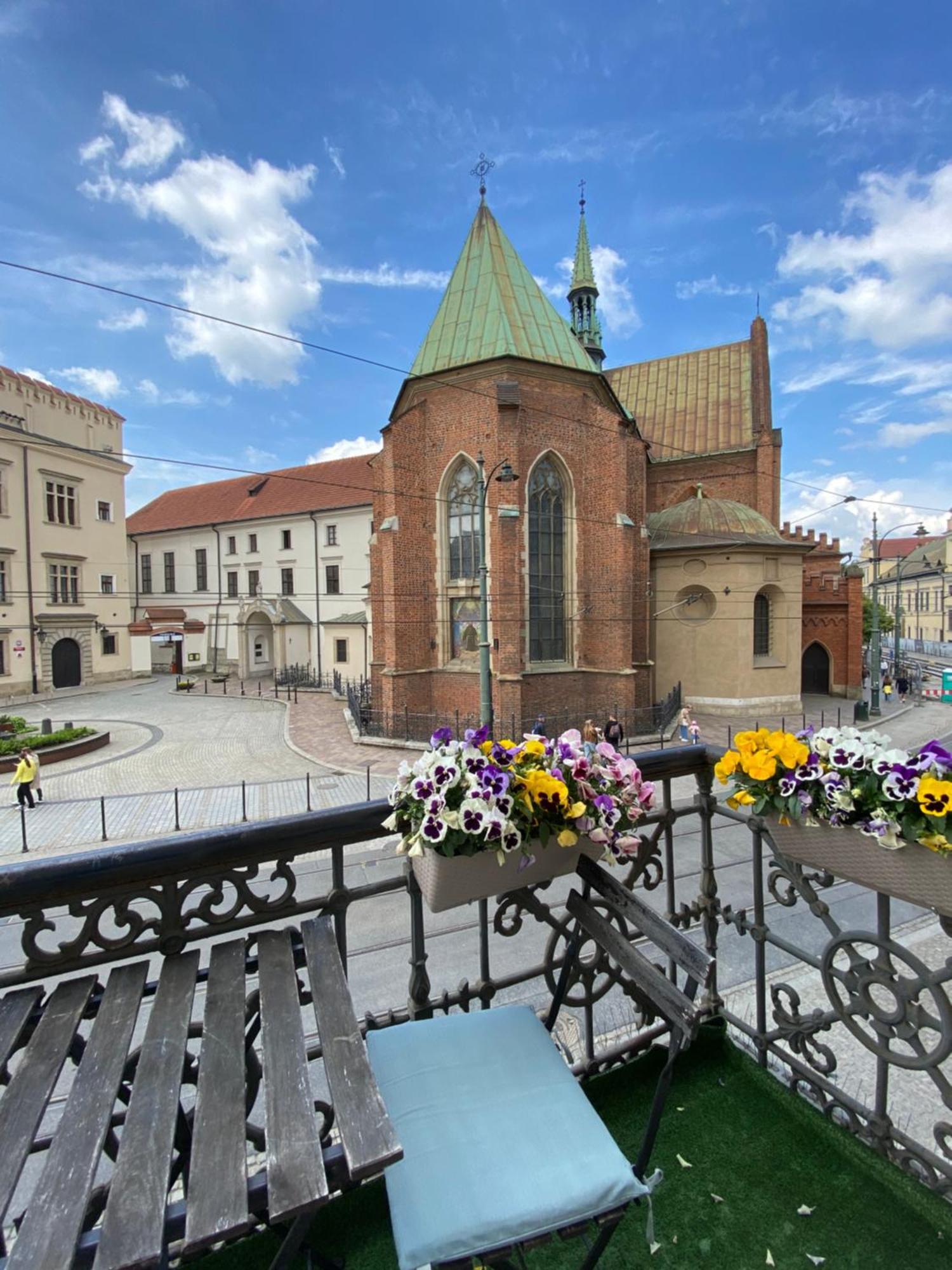 & * Krakau